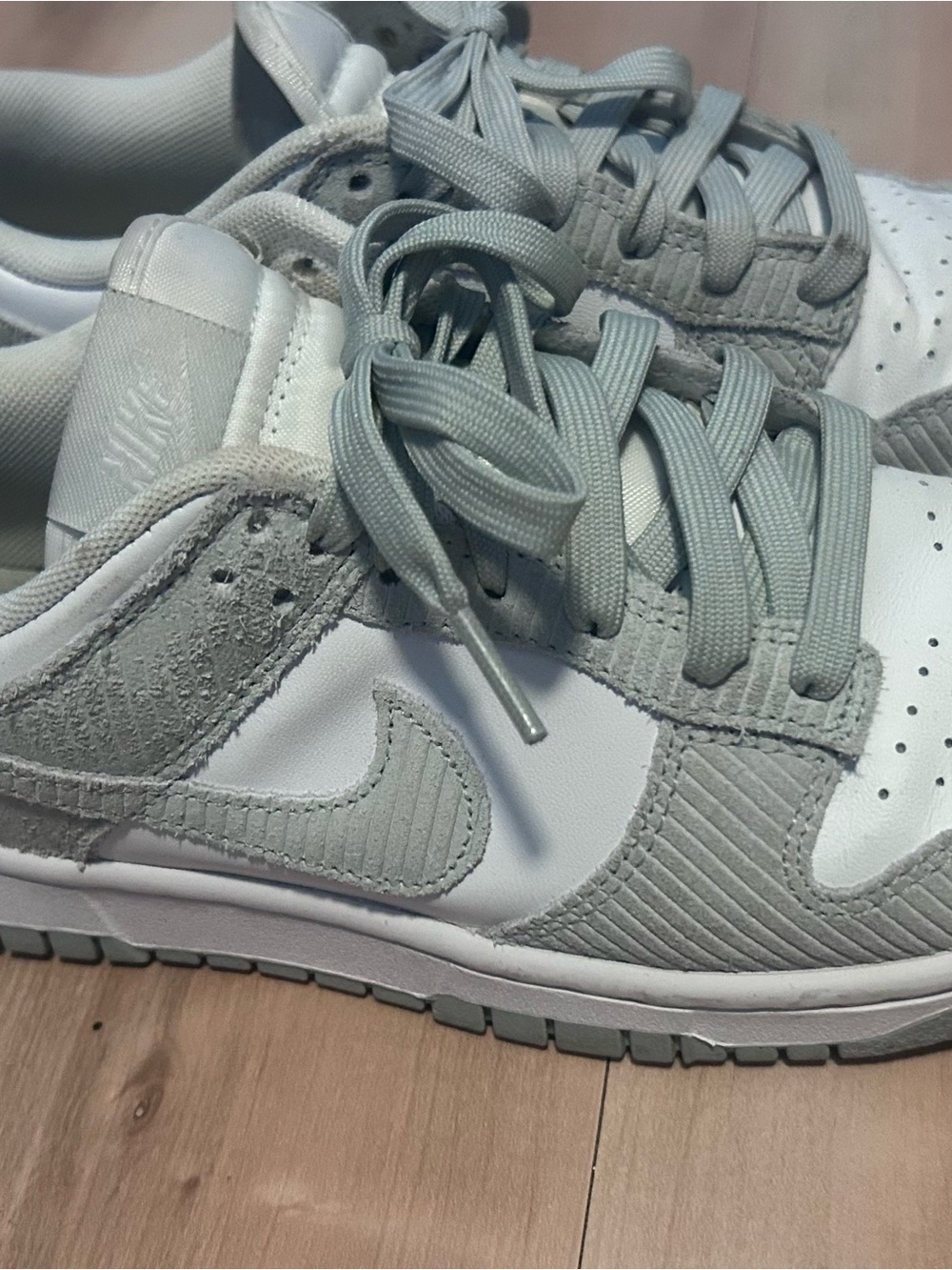 Nike Low-Top Sneakers in White and Light Gray